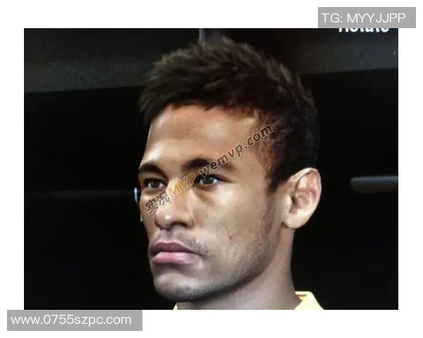 足球明星面部特写高清图片集锦展现球场风采与个人魅力